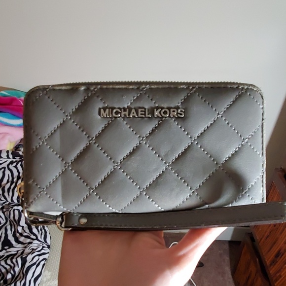 MICHAEL Michael Kors Handbags - Michael Kors wristlet